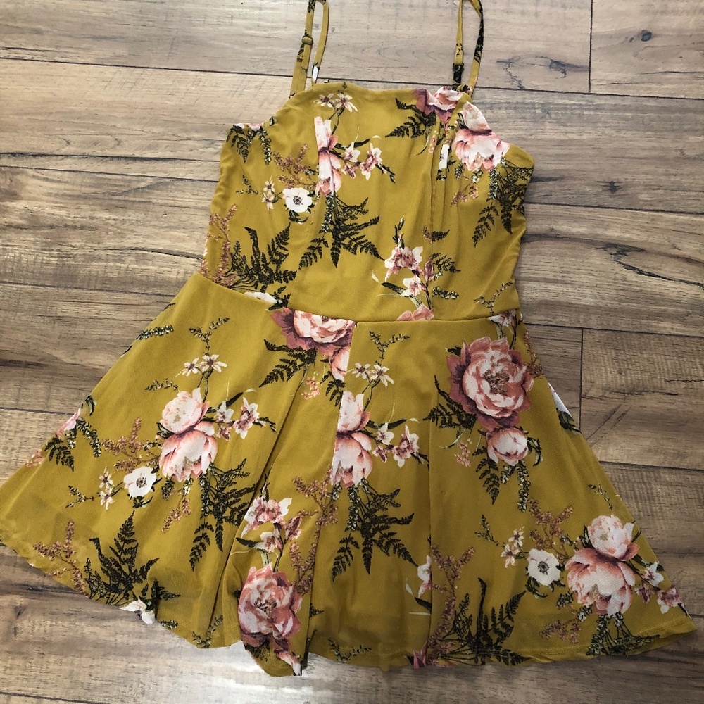 Xhilaration Colotful Gold & Floral Romper size M Lined
